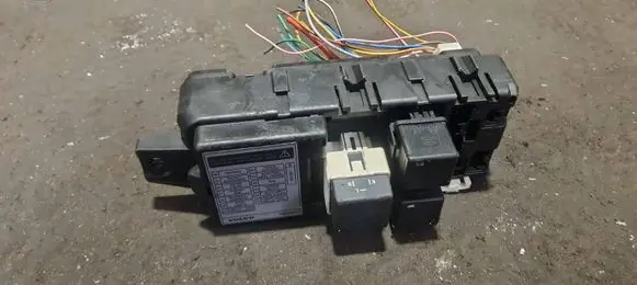Volvo S40, V40 Fuse box set 30889989