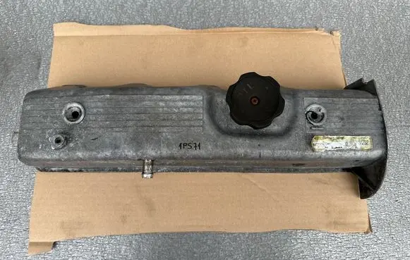 Mitsubishi Pajero Rocker cam cover MD050620