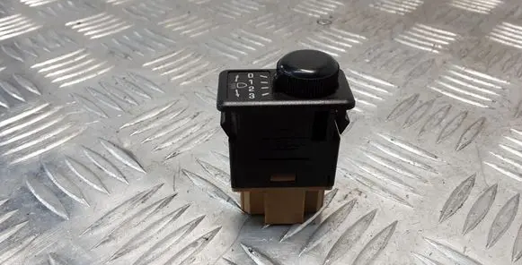 Nissan Patrol Y61 Headlight level height control switch