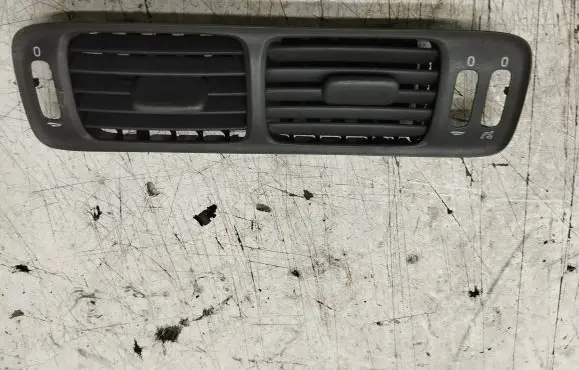 Volvo V70 Dash center air vent grill