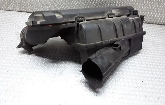 Peugeot 206 Air filter box 9647737680
