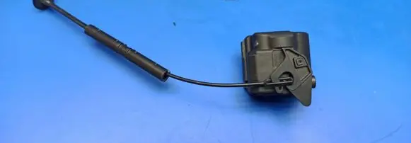 Mercedes-Benz C W204 Fuel tank cap lock A2048990050 896105Q2