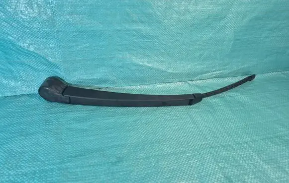 Skoda Octavia Mk2 (1Z) Rear wiper blade arm