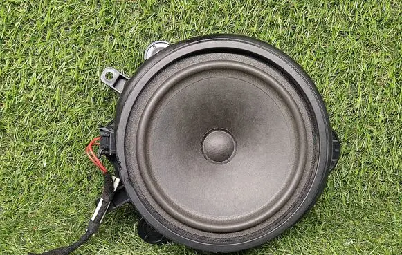 Audi A3 S3 8P Front door speaker 8P0035411C