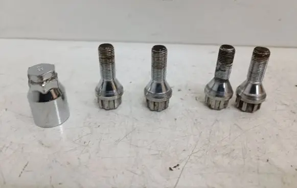 Citroen C4 II Nuts/bolts 