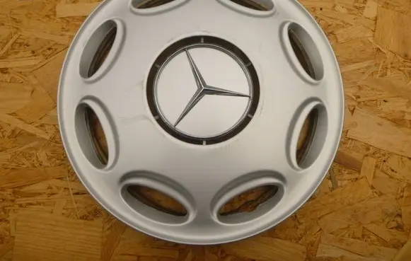 Mercedes-Benz Vito Viano W638 R15 wheel hub/cap/trim A6384010225