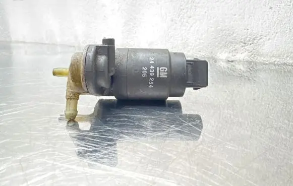 Opel Astra G Windscreen/windshield washer pump 24439254