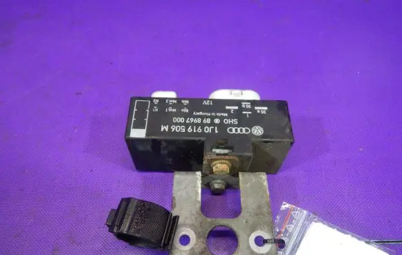 Volkswagen Polo Fan control module 1J0919506M