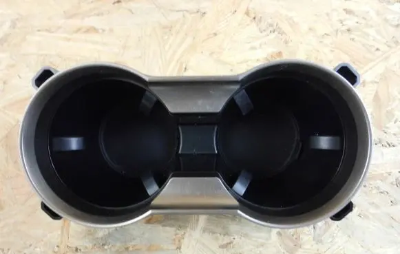 Cup holder front