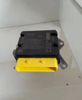 Audi Q2 - Airbag control unit/module 5Q0959655BN 0070403 1915642224