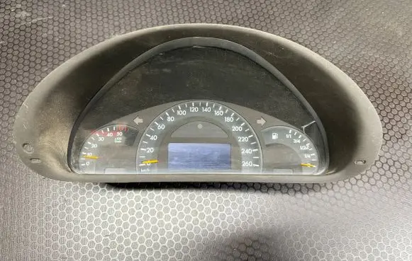 Mercedes-Benz C W203 Speedometer (instrument cluster) A2035403047 110080231