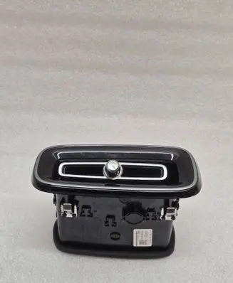 Volvo XC40 Dashboard side air vent grill/cover trim 31442626