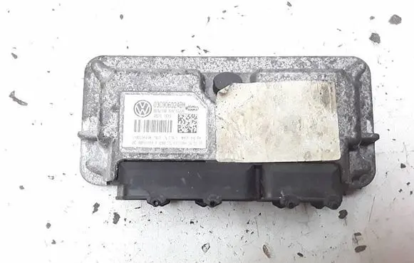 Volkswagen Polo V 6R Engine control unit/module 03C906024BH 0097381 74B3JK45K