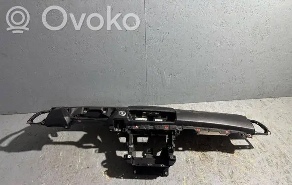 BMW 1 E81 E87 Dashboard