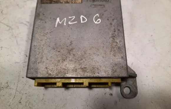 Mazda 6 Airbag control unit/module 3327450 GK2E57K30A