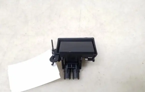 Volkswagen Phaeton Glove box handle 3D0857147