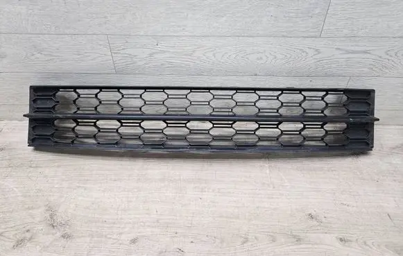 Skoda Octavia Mk3 (5E) Front bumper lower grill 5E0853677J