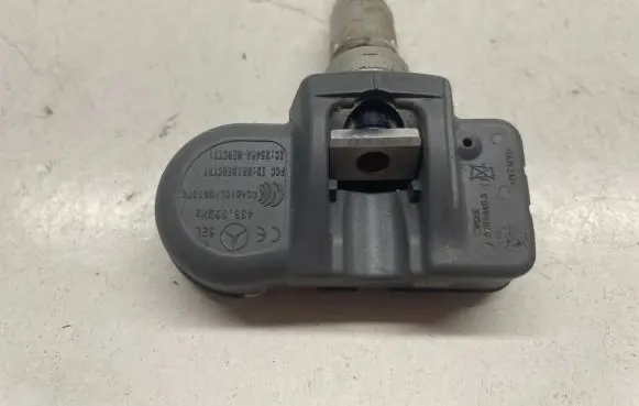 Mercedes-Benz E W212 Tire pressure sensor 0009054100 A0009054100