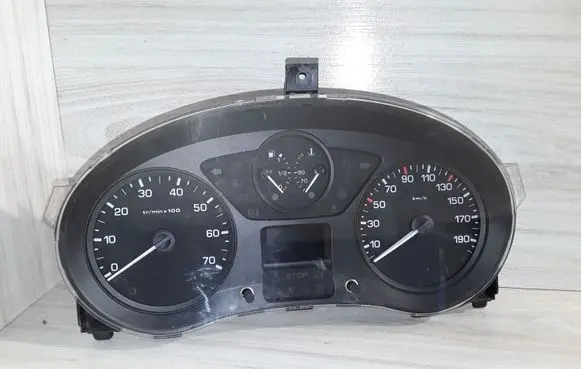 Citroen Berlingo Speedometer (instrument cluster) 555001310104