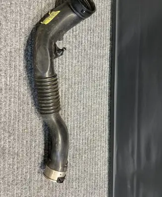 BMW 2 F22 F23 Intercooler hose/pipe 7604033 70380539 51750610A