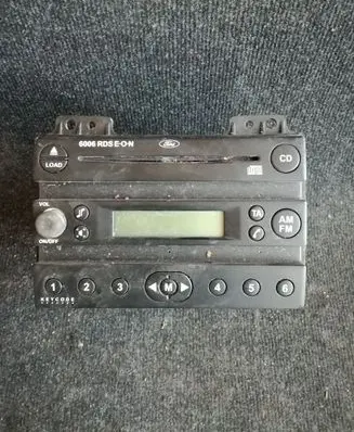 Ford Fusion Radio/CD/DVD/GPS head unit 2S6118C815HA