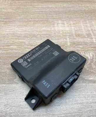 Audi A4 S4 B8 8K Gateway control module 8T0907468D