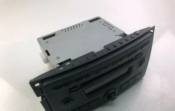 Smart ForTwo II Radio/CD/DVD/GPS head unit A4518202879 K3999