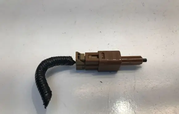 Nissan Qashqai J12 Brake pedal sensor switch 2UZ29MN