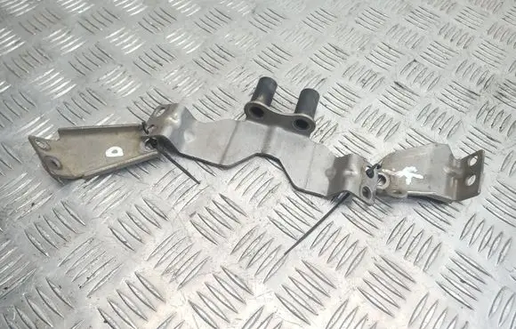 Land Rover Discovery 3 - LR3 Other engine bay part 4H2Q5K229FB 4H2Q5K229GC