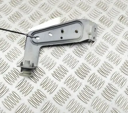 Volvo XC90 Fender mounting bracket 31371011