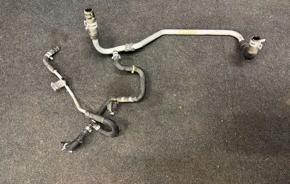 Jeep Grand Cherokee WL Engine coolant pipe/hose 68428706AB