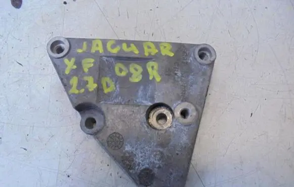 Jaguar XF X250 Engine mounting bracket 6R83-3K738-BA