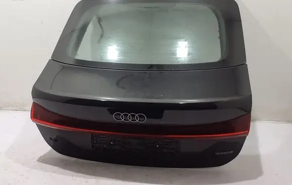 Audi A5 Tailgate/trunk/boot lid 8B5827025A