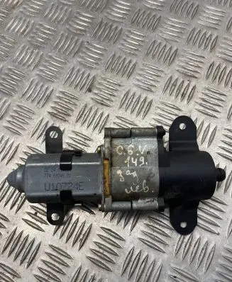 Chrysler Voyager Sliding door motor U10724e