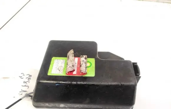 Toyota Avensis Verso Fuse box cover