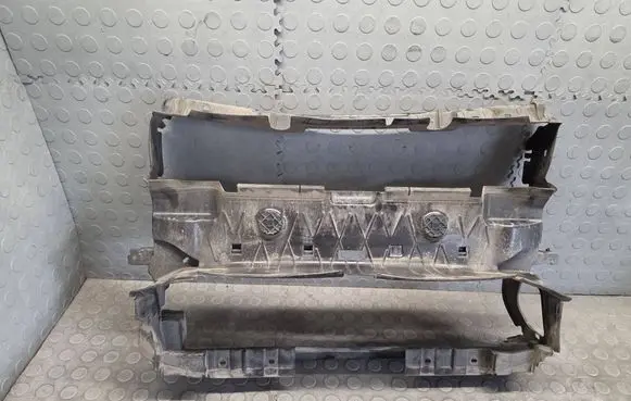 BMW 3 G20 G21 Intercooler air guide/duct channel 5A35890