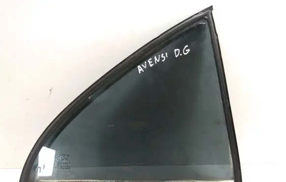 Toyota Avensis T250 Rear vent window glass 6818805030