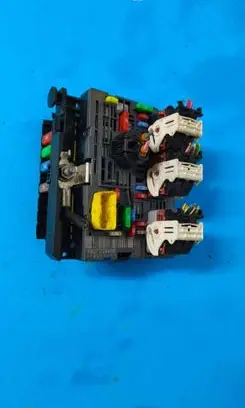 Fiat Scudo Fuse module 9807028680