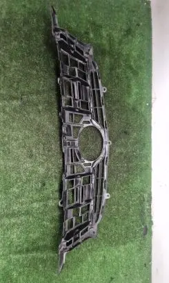 Toyota Prius (XW30) Front bumper upper radiator grill 5311147020
