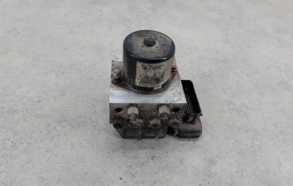 Opel Insignia A ABS Pump 1332865113328651