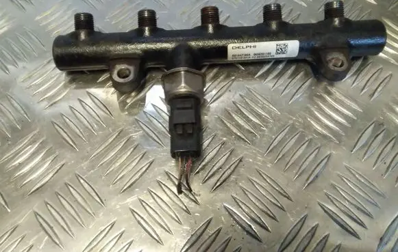 Citroen C4 I Fuel main line pipe R9144Z180A 9656391180