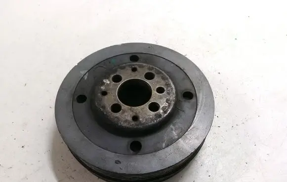 Volkswagen PASSAT B5.5 Crankshaft pulley 038105243F