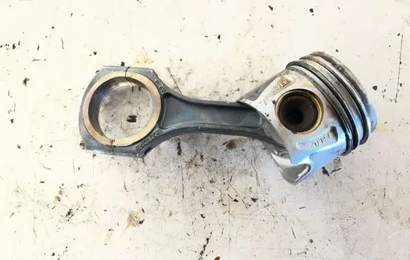 Mercedes-Benz C W204 Piston with connecting rod 65100