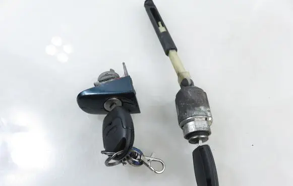 Ford Focus Front door lock (next to the handle) 