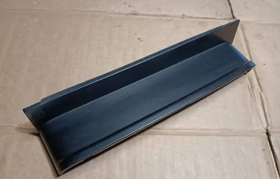 Volkswagen Caddy Rear/tail light trim molding 2K5945312B 2K5945312C