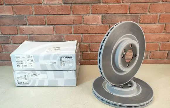 Mini One - Cooper Coupe R56 Front brake disc 6858071