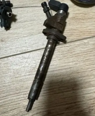 Renault Modus Fuel injector 8200380253