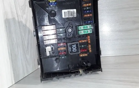 Audi A3 S3 A3 Sportback 8P Fuse module 1K0937125A
