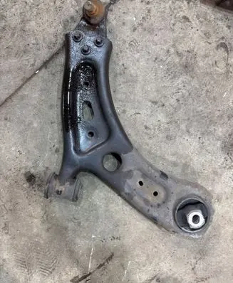 Fiat 500X Front lower control arm/wishbone 51961340