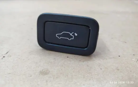 Jaguar XJ X351 Tailgate opening switch 31264960AA